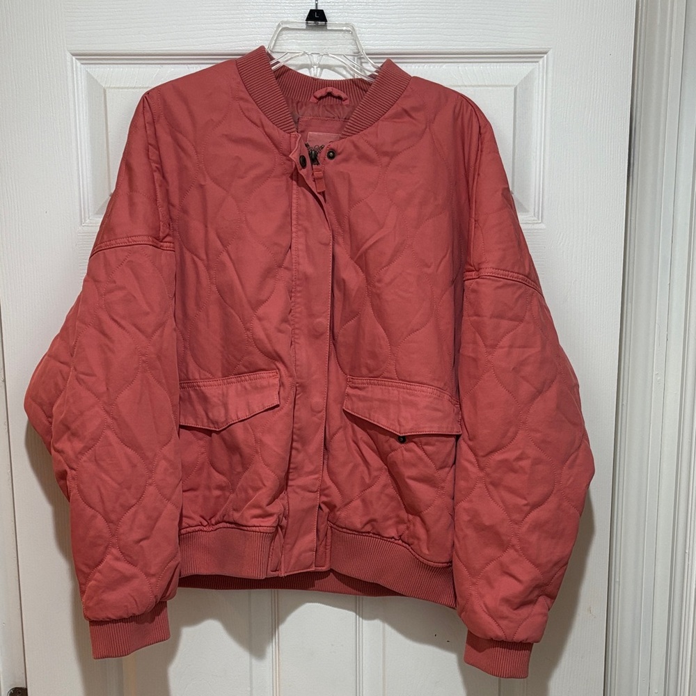 Universal Thread Women's Quilted Bomber Jacket - Coral
